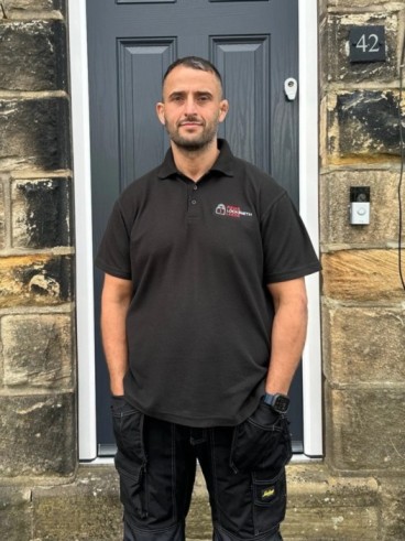 REMS Locksmiths Leeds Professional